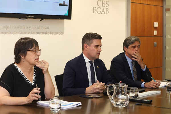 Mikel Jauregi explica en el CES el Plan de Industria - Euskadi 2030